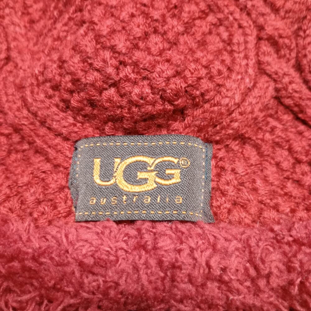 UGG Red Knit Pom-Pom Hat - Picture 5 of 6